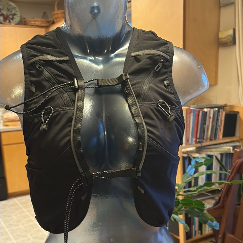 Black Running Vest